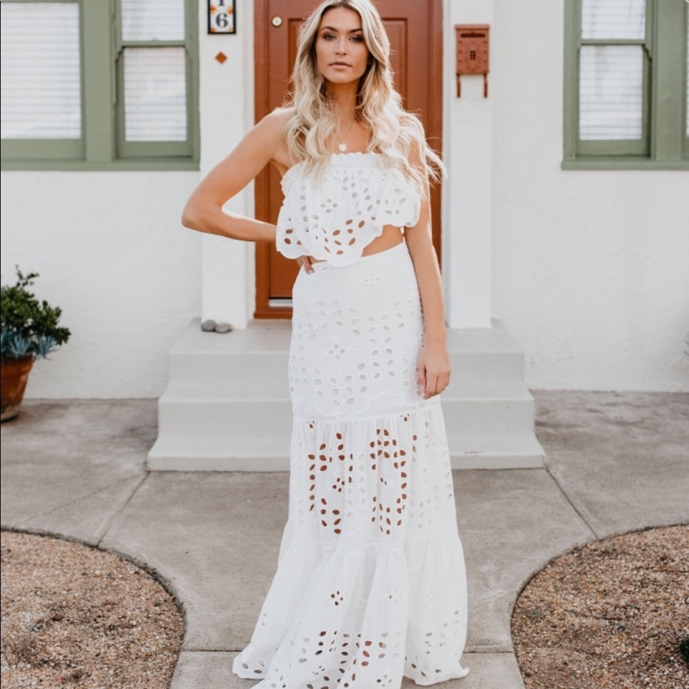 Looking for - Vici White 2 Piece set